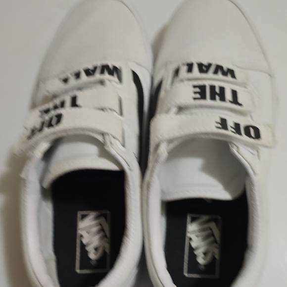 Vans Men White and Black Velcro Sneakers - Picture 3 of 5